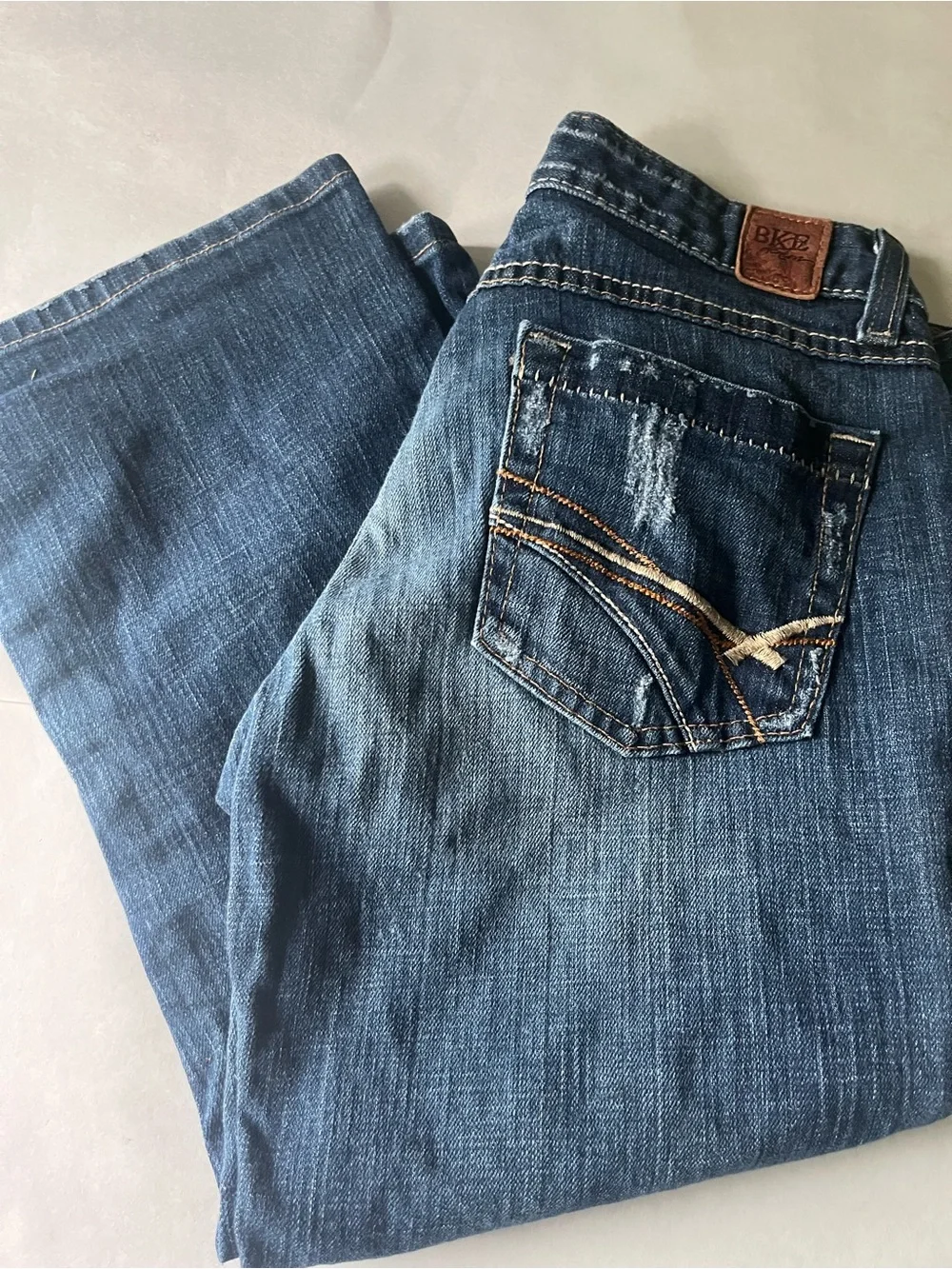 BKE Women's Medium Blue Cropped Jeans with Contrast Stitching